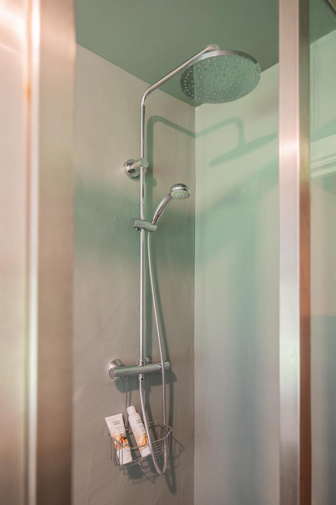 Landgoed Olterterp Lodges, kies een comfortabel huisje of appartement in bos met eigen entree, volledig ingerichte keuken en vele andere faciliteiten Buitenkant foto